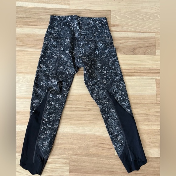 Lululemon Wunder Under Crop Leggings (Special Edition size 2-4 - Picture 9 of 13